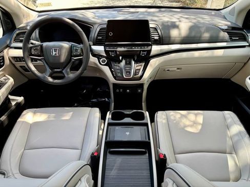 New 2026 Honda Odyssey Touring image 14