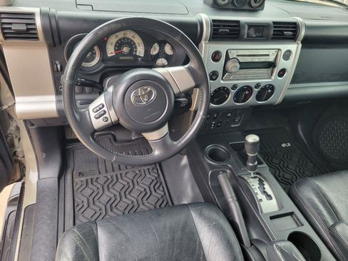 Used 2008 Toyota FJ Cruiser 2WD image 12