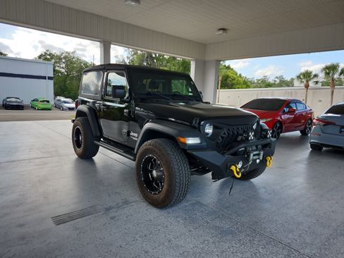 Used 2018 Jeep Wrangler Sport AWD/4WD image 7