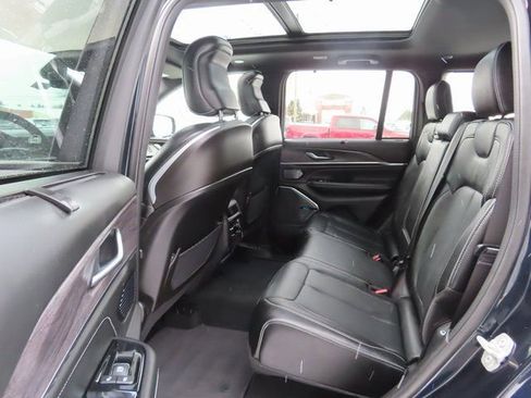 Used 2024 Jeep Grand Cherokee Overland w/ Luxury Tech Group IV image 23