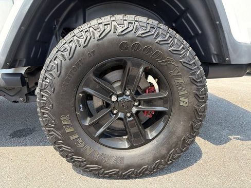Used 2020 Jeep Gladiator Rubicon AWD/4WD image 12