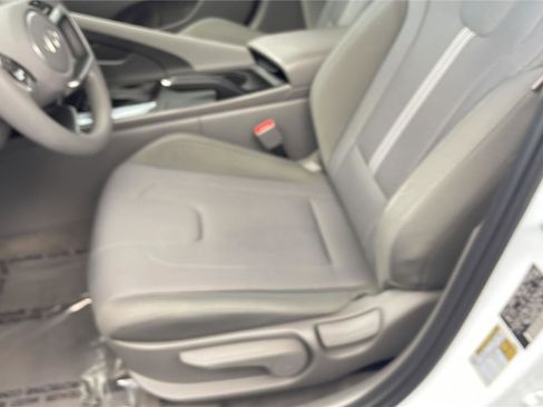 Certified 2024 Hyundai Elantra SE FWD image 15