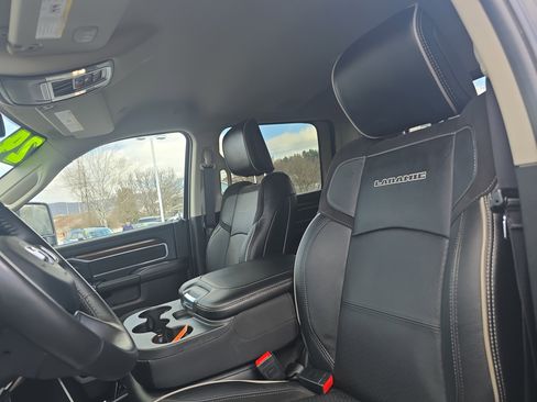 Used 2024 RAM 2500 Laramie image 12