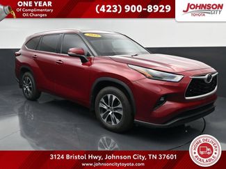 Used 2022 Toyota Highlander XLE AWD/4WD video 1