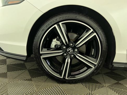 Used 2025 Honda Accord Sport image 9