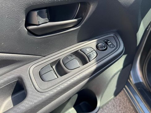 Used 2020 Nissan Versa S image 25