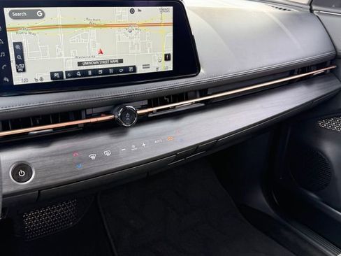 Certified 2024 Nissan Ariya FWD image 18