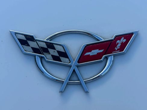 Used 2002 Chevrolet Corvette Convertible w/ Preferred Equipment Group2 RWD image 27