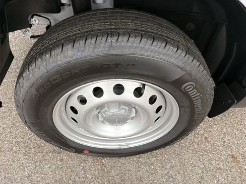 New 2025 Ford Maverick XL w/ Equipment Group 101A image 15