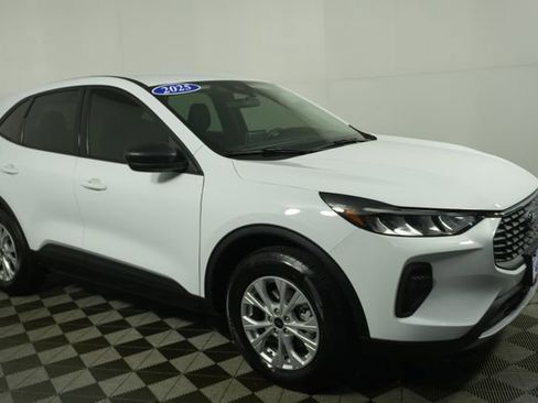 Certified 2025 Ford Escape Active AWD/4WD image 2