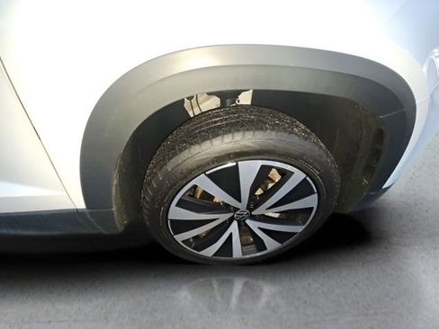 Used 2024 Volkswagen Taos SE image 13