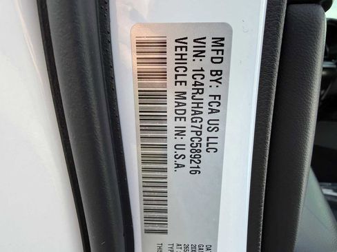 Certified 2023 Jeep Grand Cherokee Altitude image 34