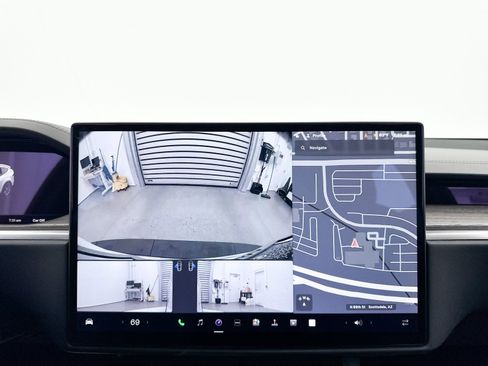 Used 2022 Tesla Model X image 10