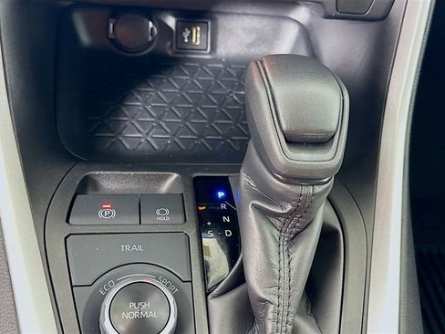 Used 2024 Toyota RAV4 LE AWD/4WD image 15