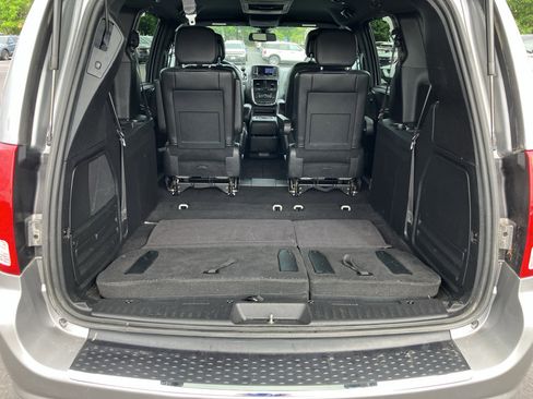 Used 2019 Dodge Grand Caravan GT w/ Safety Sphere Group FWD image 31