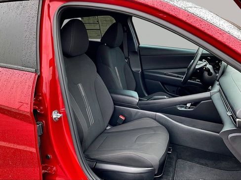 Used 2025 Hyundai Elantra Sport image 7