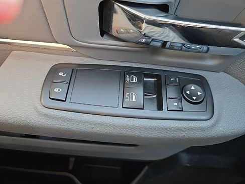 Used 2014 RAM 1500 Express image 20