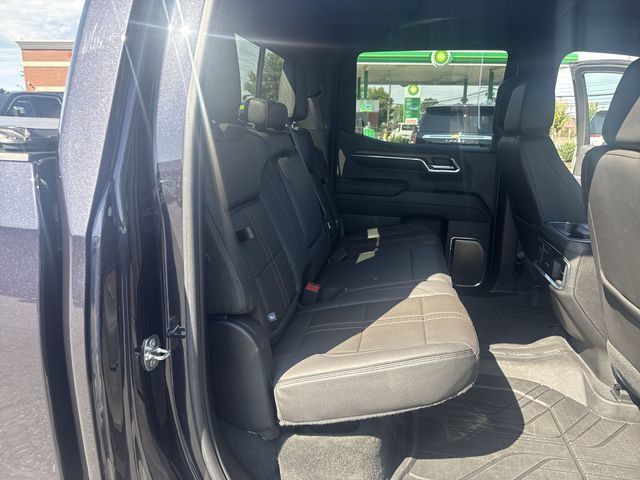 Used 2024 Chevrolet Silverado 1500 High Country w/ Technology Package AWD/4WD image 26