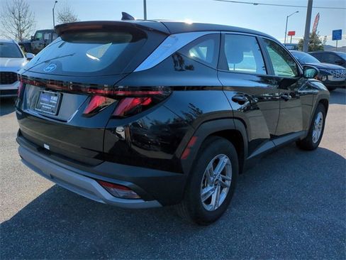 New 2025 Hyundai Tucson SE image 5