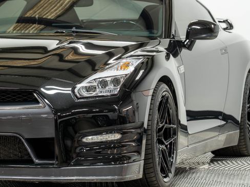 Used 2012 Nissan GT-R Premium AWD/4WD image 7