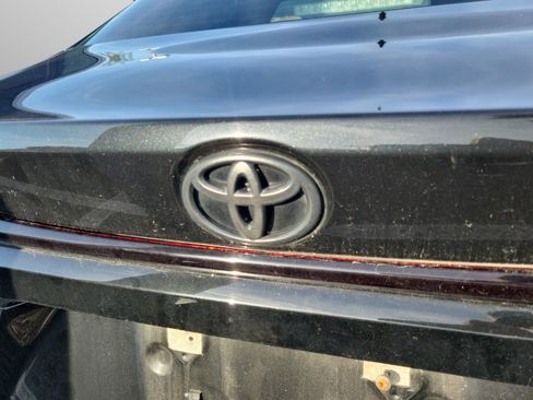 Used 2021 Toyota Corolla LE FWD image 22