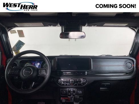 Used 2024 Jeep Wrangler Rubicon image 18