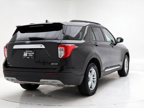 Used 2022 Ford Explorer XLT w/ Equipment Group 202A image 10