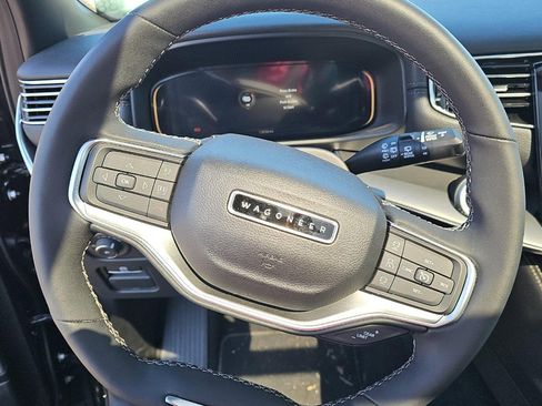 Used 2024 Jeep Wagoneer Series II AWD/4WD image 8