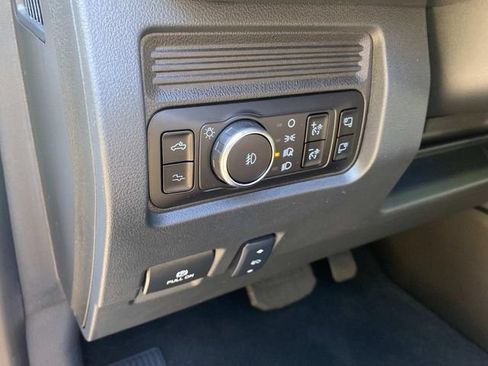 Used 2025 Ford F350 Platinum w/ FX4 Off-Road Package AWD/4WD image 13
