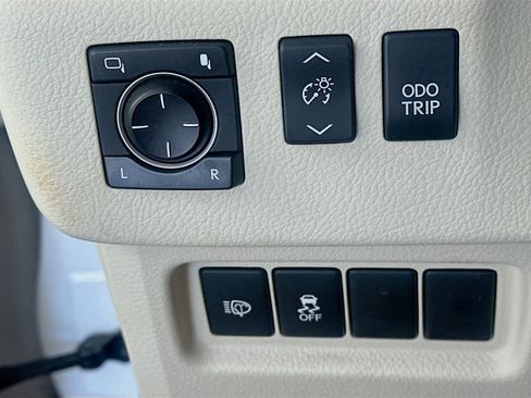 Used 2017 Lexus GX 460 Premium w/ Premium Package AWD/4WD image 16