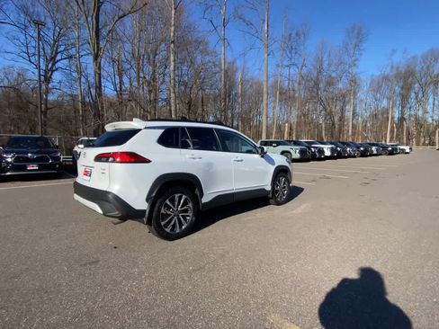 Certified 2023 Toyota Corolla Cross XLE image 14