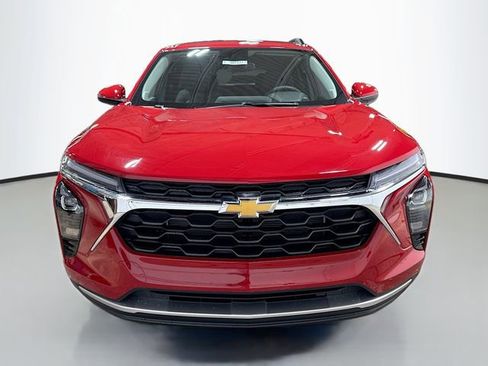 New 2026 Chevrolet Trax LT w/ Driver Confidence Package FWD image 3