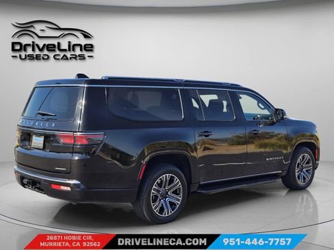 Used 2024 Jeep Wagoneer L Series II w/ Flexible Seating Group AWD/4WD image 10