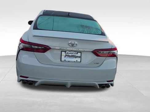 Used 2022 Toyota Camry XSE FWD image 11