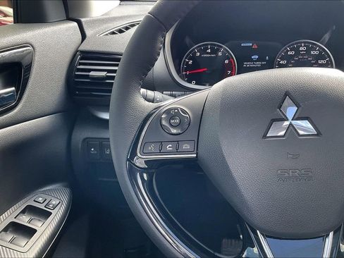 Used 2025 Mitsubishi Eclipse Cross SE image 17