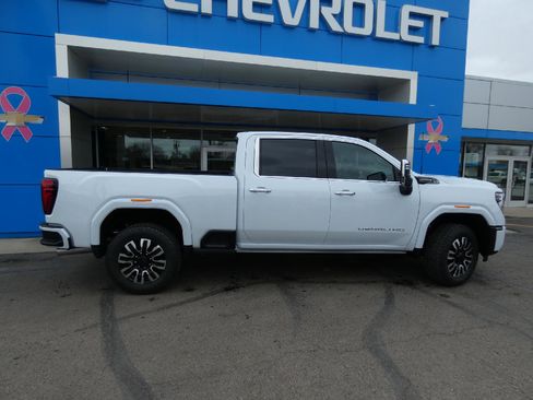 New 2026 GMC Sierra 3500 Denali Ultimate AWD/4WD image 2