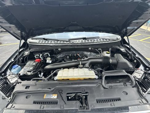 Certified 2025 Lincoln Navigator Reserve AWD/4WD image 18