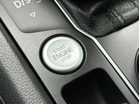 Used 2020 Volkswagen Atlas Cross Sport SEL Premium AWD/4WD image 37