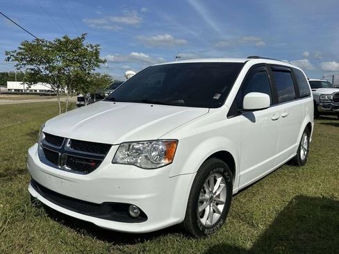 Used 2020 Dodge Grand Caravan SXT image 11