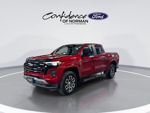 Used 2026 Chevrolet Colorado Z71 w/ Technology Package AWD/4WD image 3