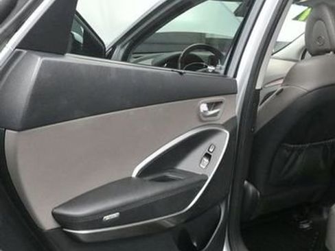 Used 2017 Hyundai Santa Fe Limited AWD/4WD image 12