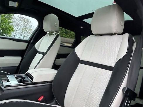 Used 2022 Land Rover Range Rover Velar R-Dynamic S AWD/4WD image 11