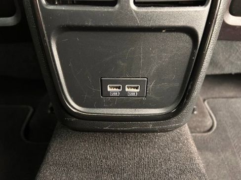 Used 2019 Chrysler 300 S image 41