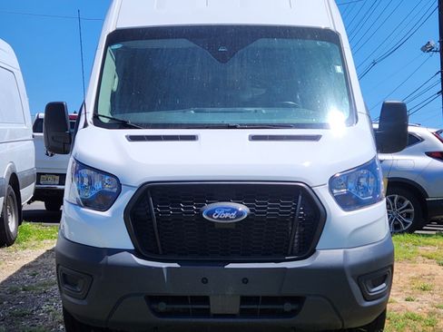 Used 2023 Ford Transit 250 148 High Roof AWD image 2