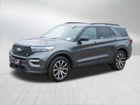 Certified 2020 Ford Explorer ST image 3