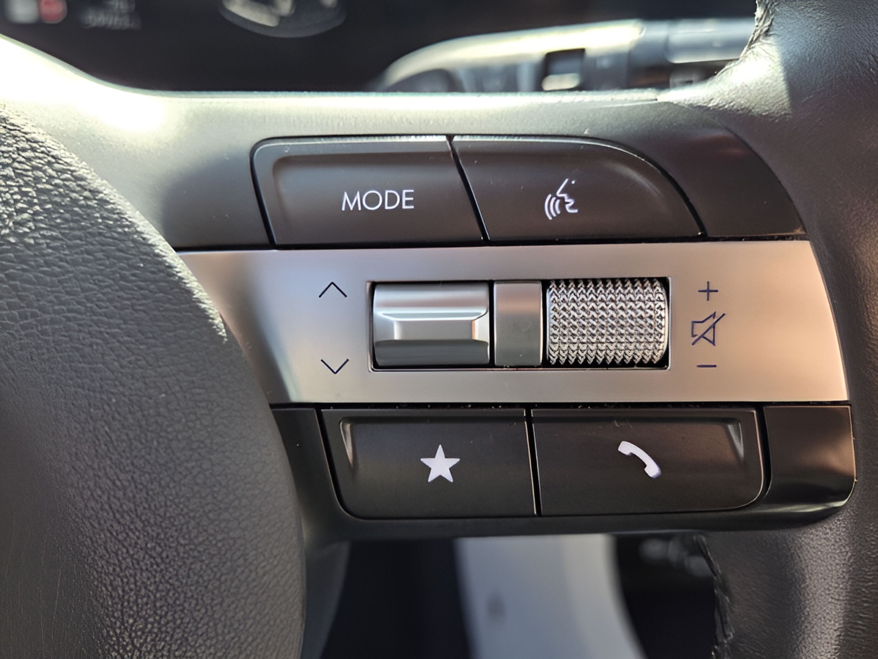 Used 2025 Hyundai Kona SEL FWD image 24