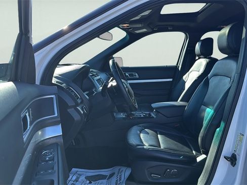 Used 2017 Ford Explorer XLT w/ Equipment Group 202A image 24