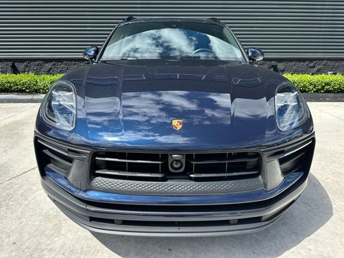 Certified 2023 Porsche Macan image 8