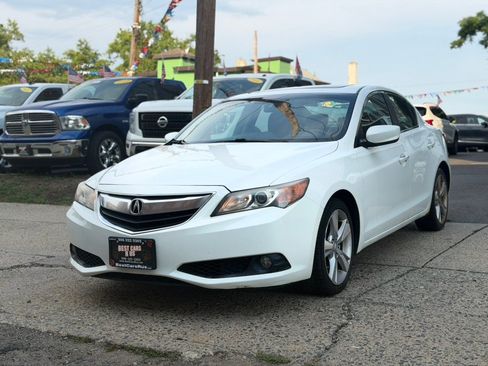 Used 2013 Acura ILX w/ Technology Package FWD image 1