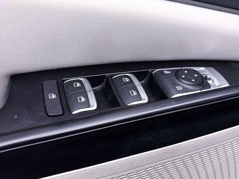 Certified 2023 Kia Carnival LX image 15